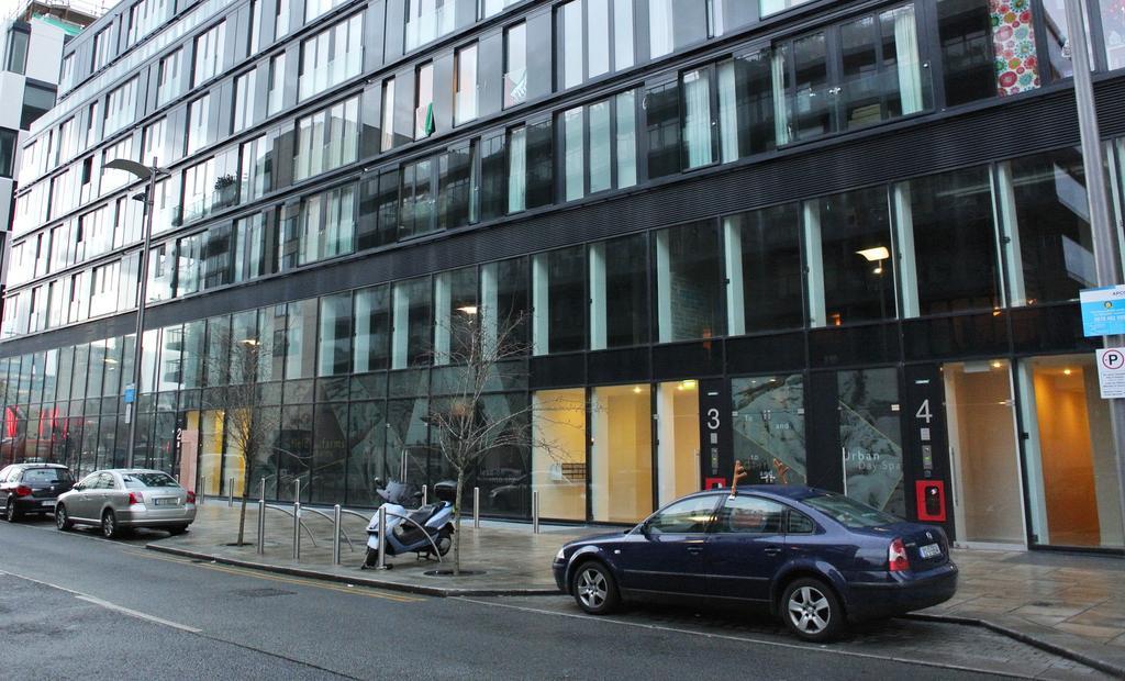 Your Base Dublin - Grand Canal Square Экстерьер фото