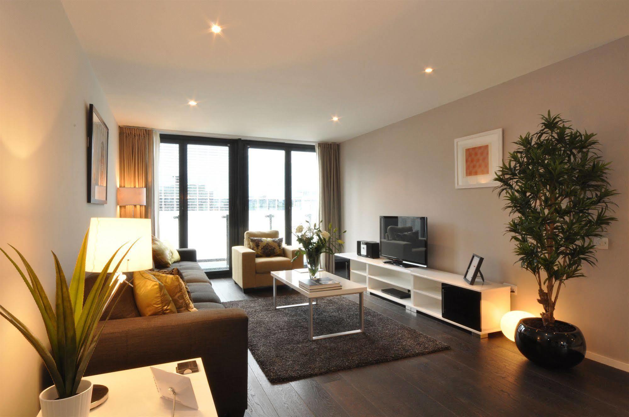 Your Base Dublin - Grand Canal Square Экстерьер фото